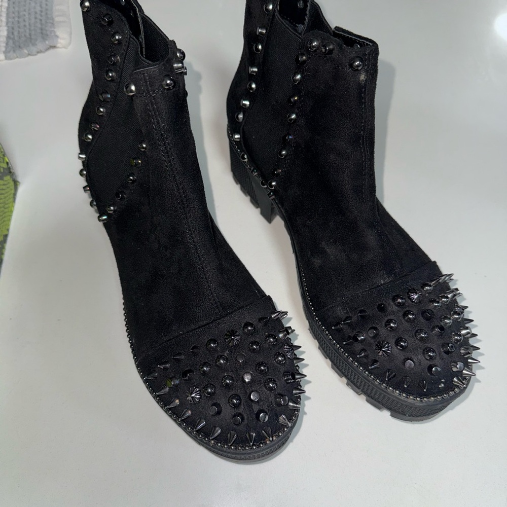 Cape Robbin Spiky Studded Black Chelsea Combat Boots 10 - Picture 2 of 5